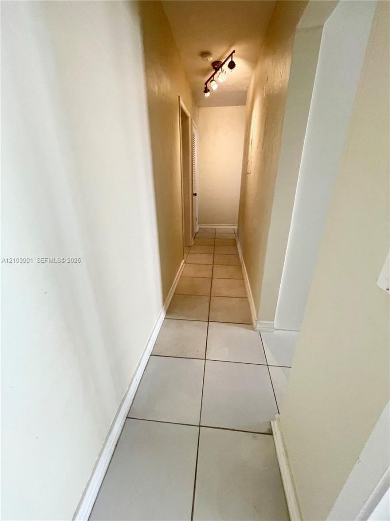 30 Park Dr, Unit 12-B, Bal Harbour, FL 33154 Photo