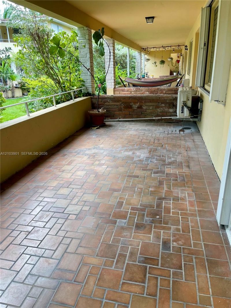 30 Park Dr, Unit 12-B, Bal Harbour, FL 33154 Photo