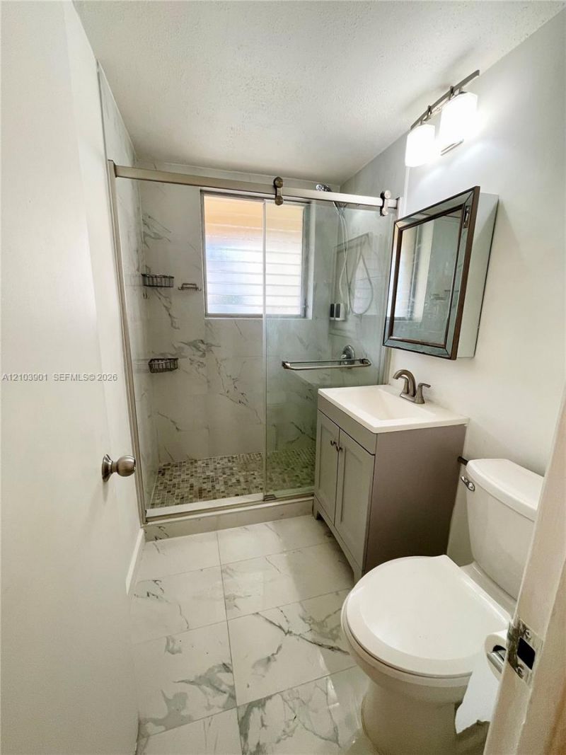 30 Park Dr, Unit 12-B, Bal Harbour, FL 33154 Photo