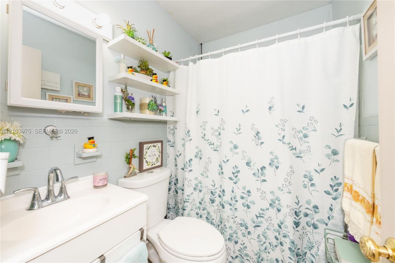 851 Caroline Cir , West Palm Beach, FL 33413 Photo