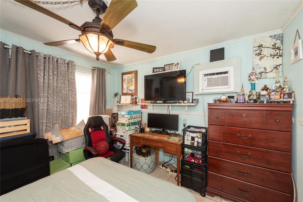 851 Caroline Cir , West Palm Beach, FL 33413 Photo
