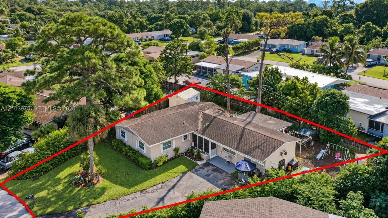 851 Caroline Cir , West Palm Beach, FL 33413 Photo
