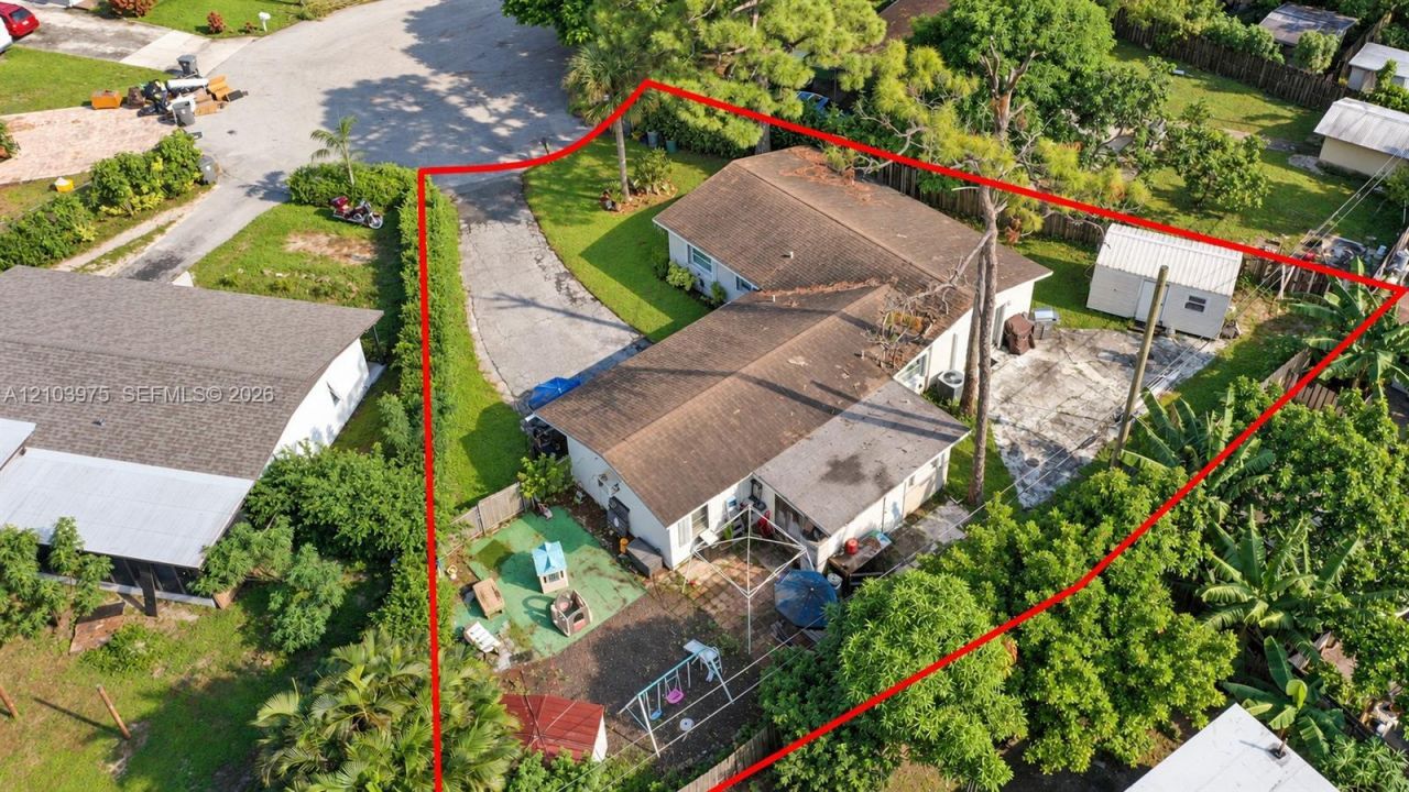 851 Caroline Cir , West Palm Beach, FL 33413 Photo