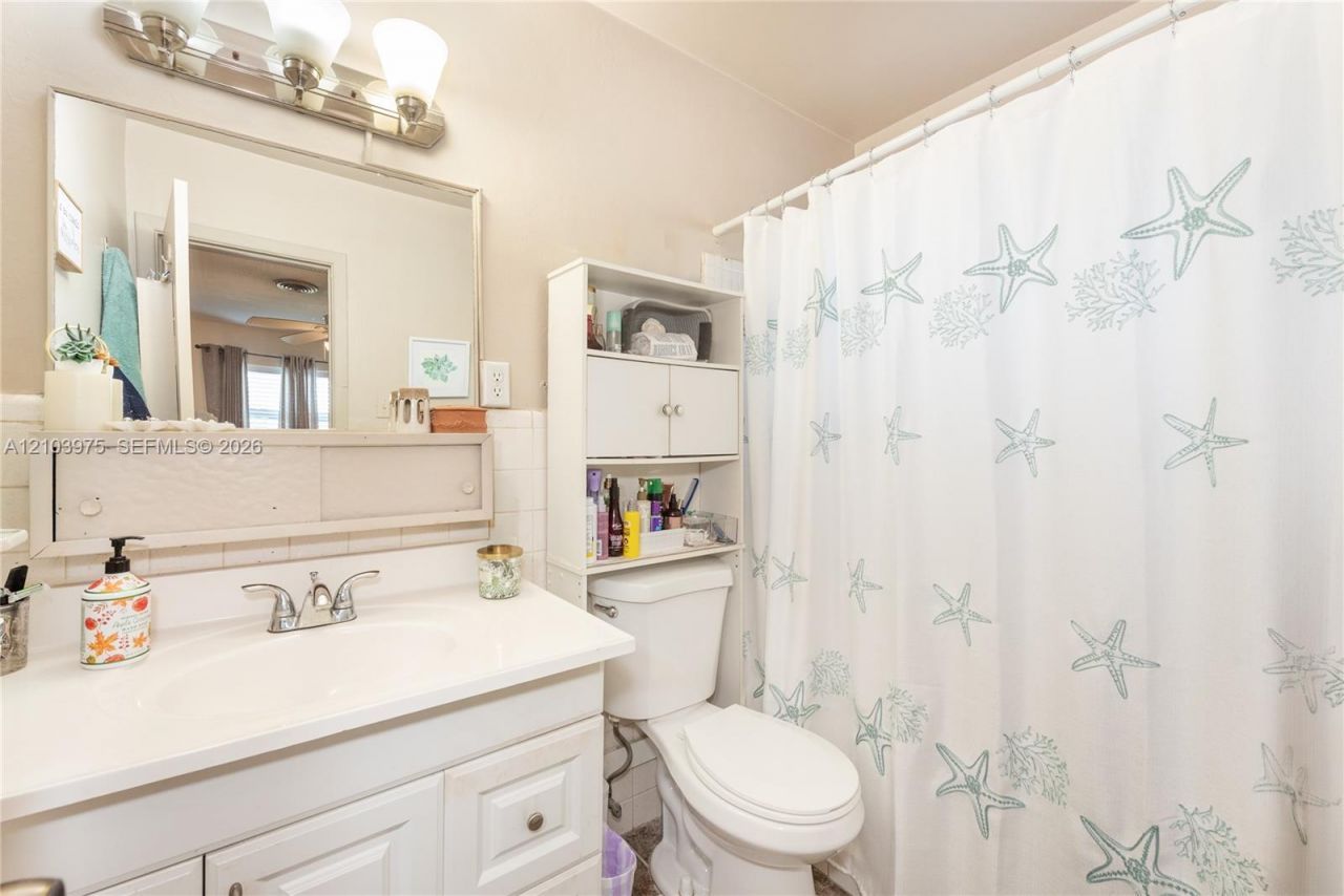 851 Caroline Cir , West Palm Beach, FL 33413 Photo