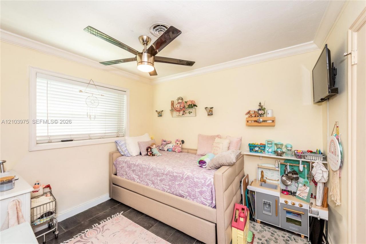 851 Caroline Cir , West Palm Beach, FL 33413 Photo