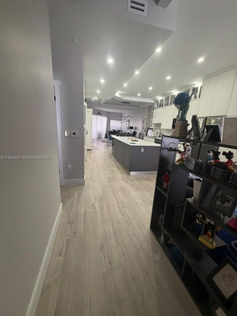 7691 Granville Dr , Unit 410, Tamarac, FL 33321 Photo