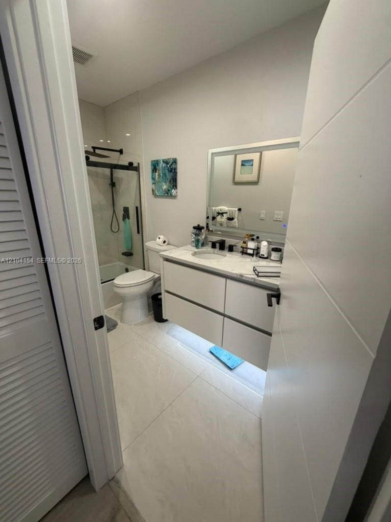 7691 Granville Dr , Unit 410, Tamarac, FL 33321 Photo