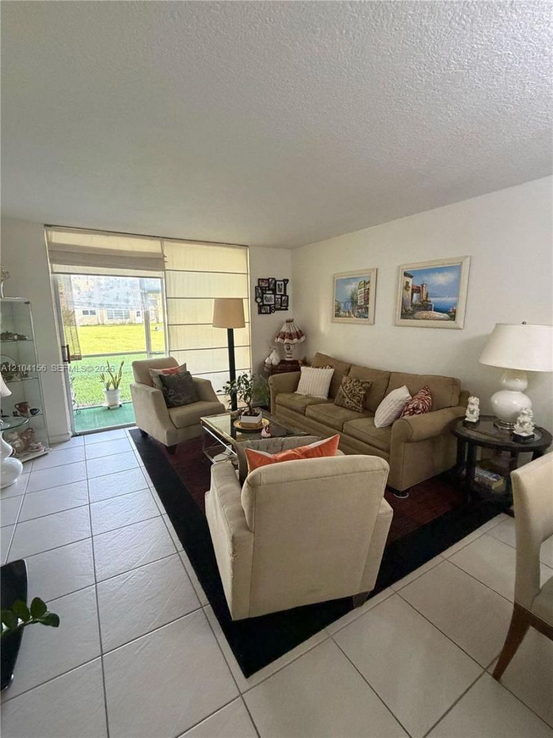 8880 Sunrise Lakes Blvd, Unit 101, Sunrise, FL 33322 Photo