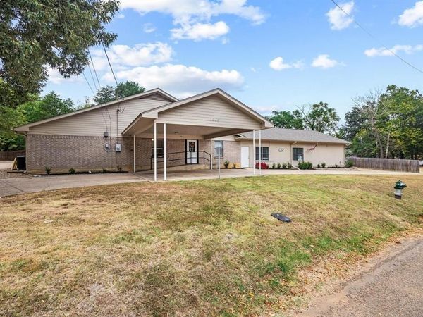1905 E Price Street, Paris, TX 75460