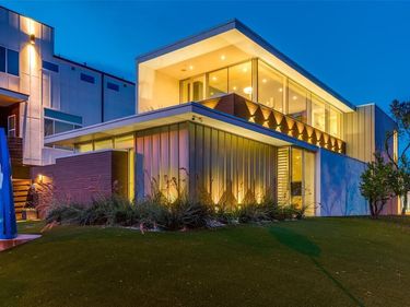 2300 N Carroll Avenue, Dallas, TX 75204