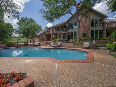 401 Canyon Creek Trail, Fort Worth, TX 76112