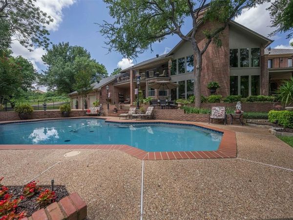 401 Canyon Creek Trail, Fort Worth, TX 76112