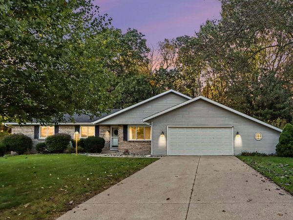 2940 Bramble Drive, Kalamazoo, MI 49009