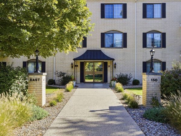 150 Thompson Dr SE, Unit 104, Cedar Rapids, IA 52403