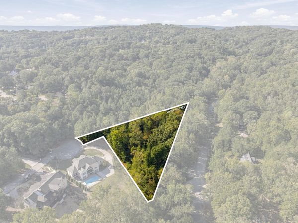 2000 River Bluff Drive, Hixson, TN 37343
