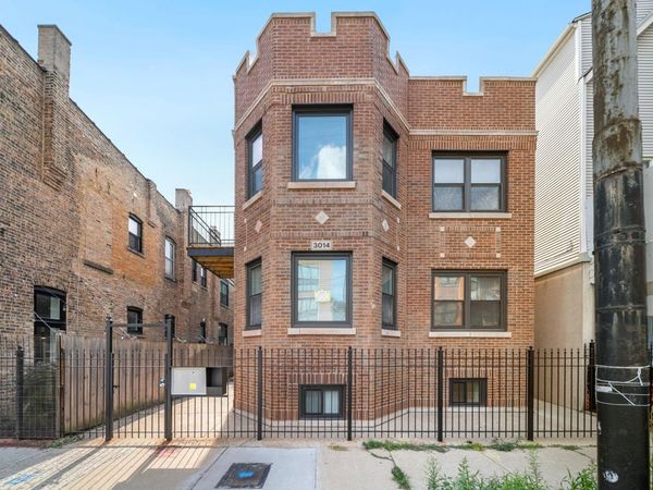 3014 N California Avenue , Unit 1FE, Chicago, IL 60618