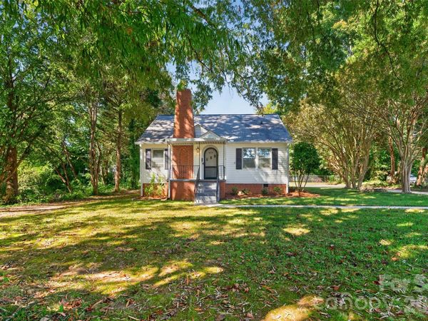 1829 3rd Street NE, Hickory, NC 28601