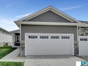 8520 Outlaw Court, Lincoln, NE 68507