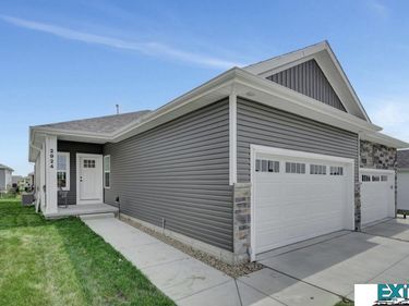 8520 Outlaw Court, Lincoln, NE 68507