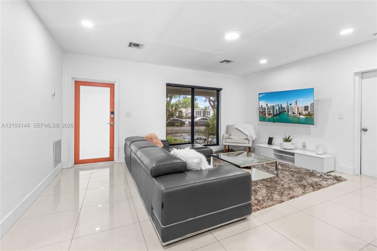 1195 NE 147th St , Unit ., North Miami, FL 33161 Photo