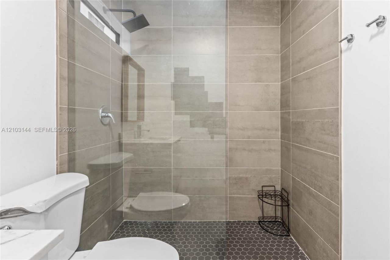 1195 NE 147th St , Unit ., North Miami, FL 33161 Photo