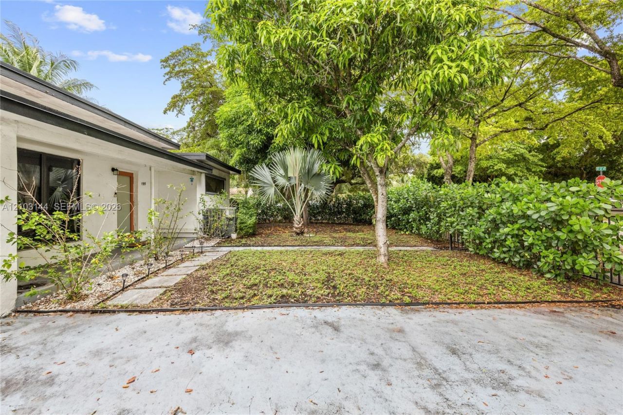 1195 NE 147th St , Unit ., North Miami, FL 33161 Photo