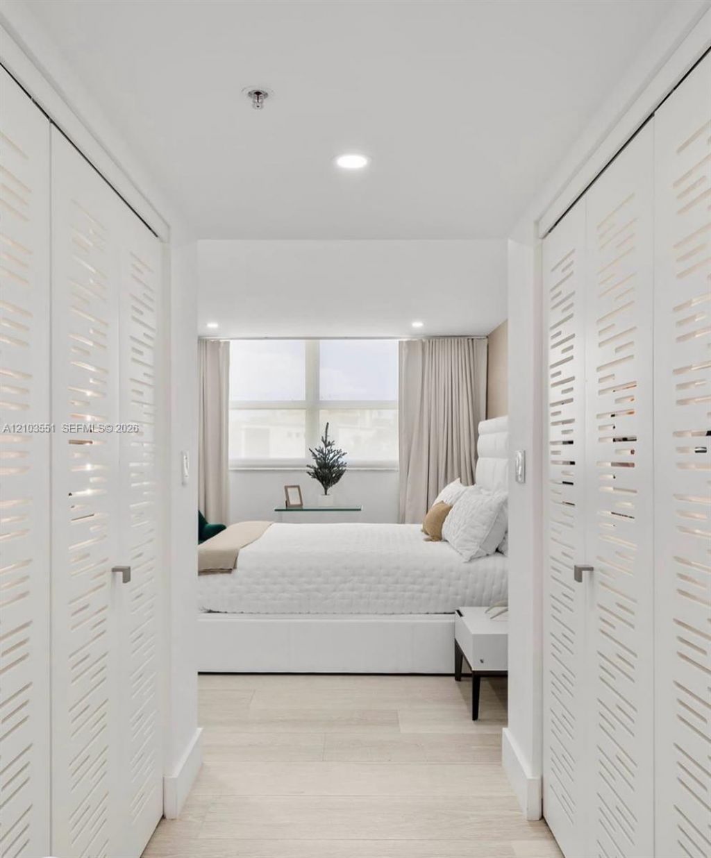 90 Alton Rd, Unit 511, Miami Beach, FL 33139 Photo