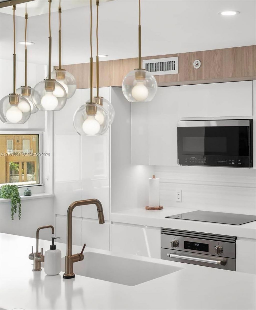 90 Alton Rd, Unit 511, Miami Beach, FL 33139 Photo