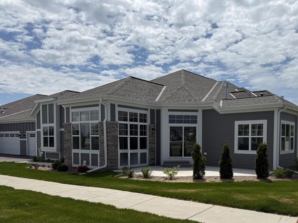 904 S Verona CIRCLE, Unit 35, Grafton, WI 53024