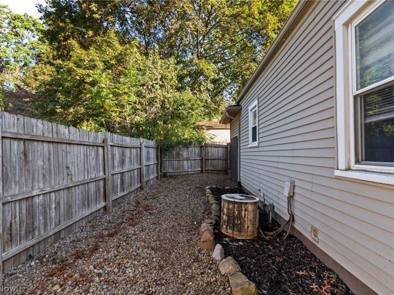 330 Leeds Street, Akron, OH 44305 Photo 27