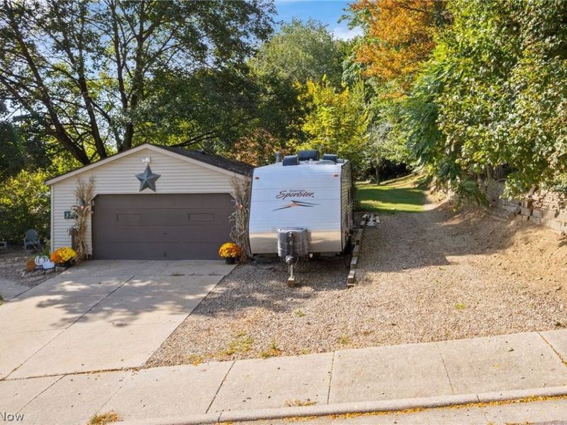 330 Leeds Street, Akron, OH 44305 Photo 4