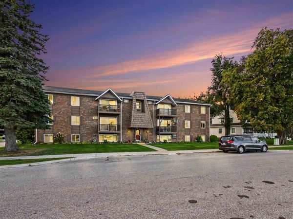 804 Arlington Avenue, Unit 2, Petoskey, MI 49770