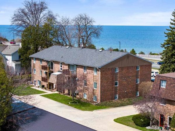 804 Arlington Avenue, Unit 2, Petoskey, MI 49770