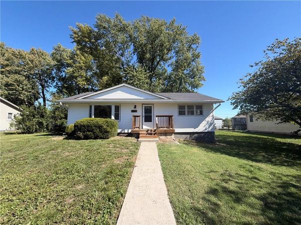 21809 S Peculiar Drive, Peculiar, MO 64078
