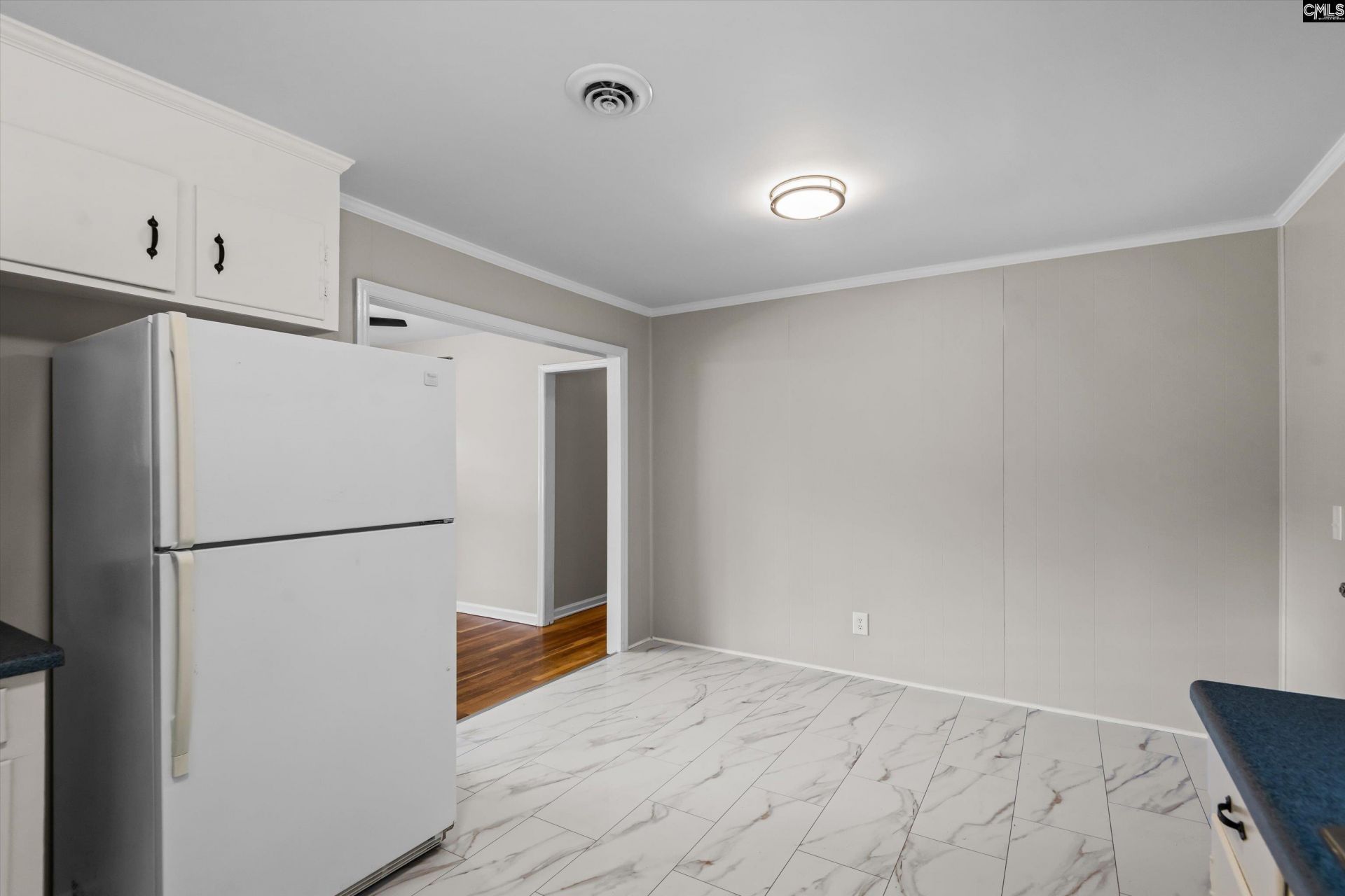 308 Westbridge Road  Photo 11