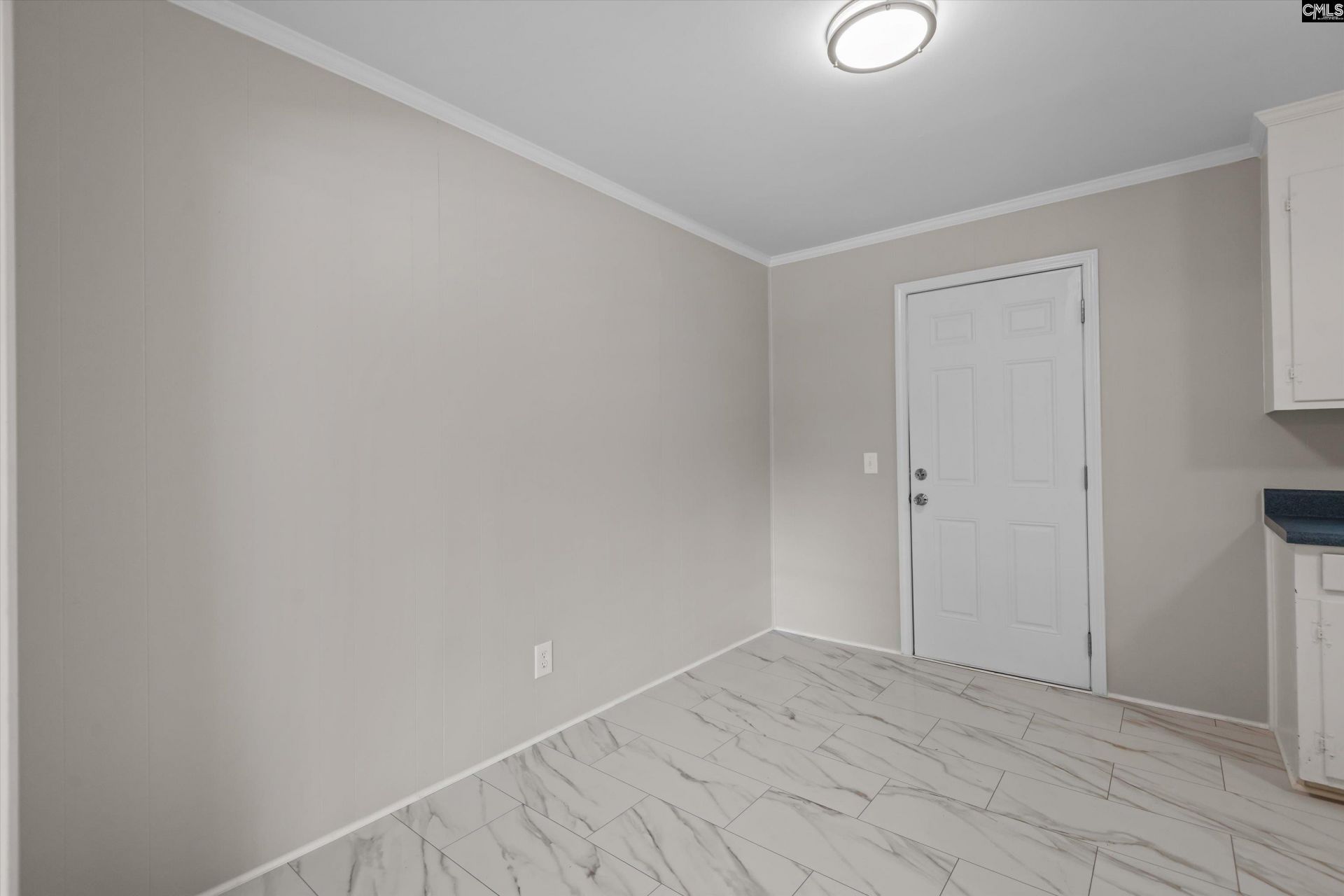 308 Westbridge Road  Photo 12