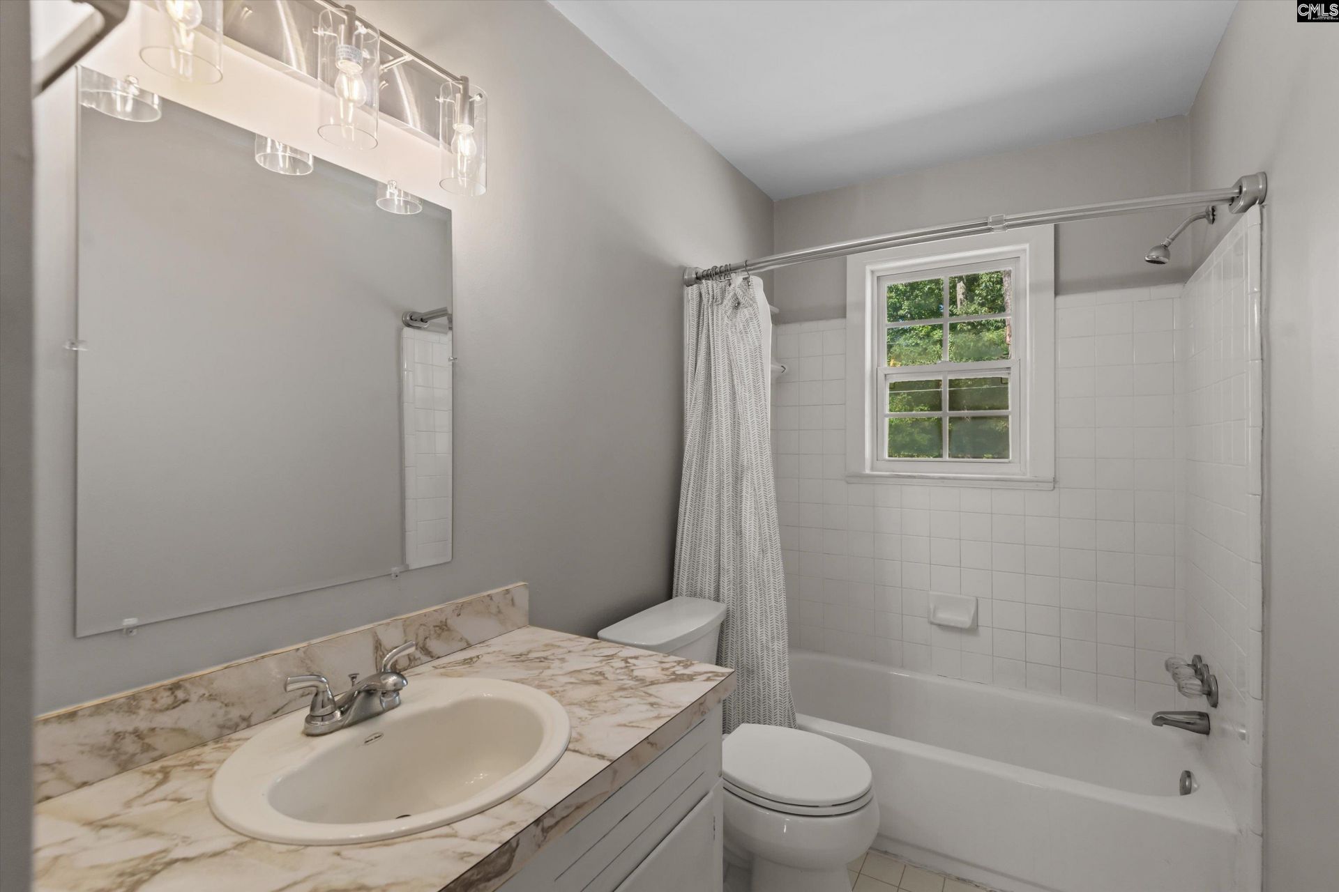 308 Westbridge Road  Photo 18