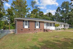308 Westbridge Road  photo 4