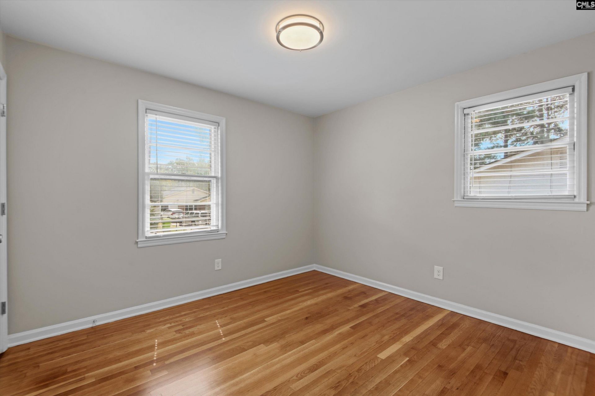 308 Westbridge Road  Photo 21