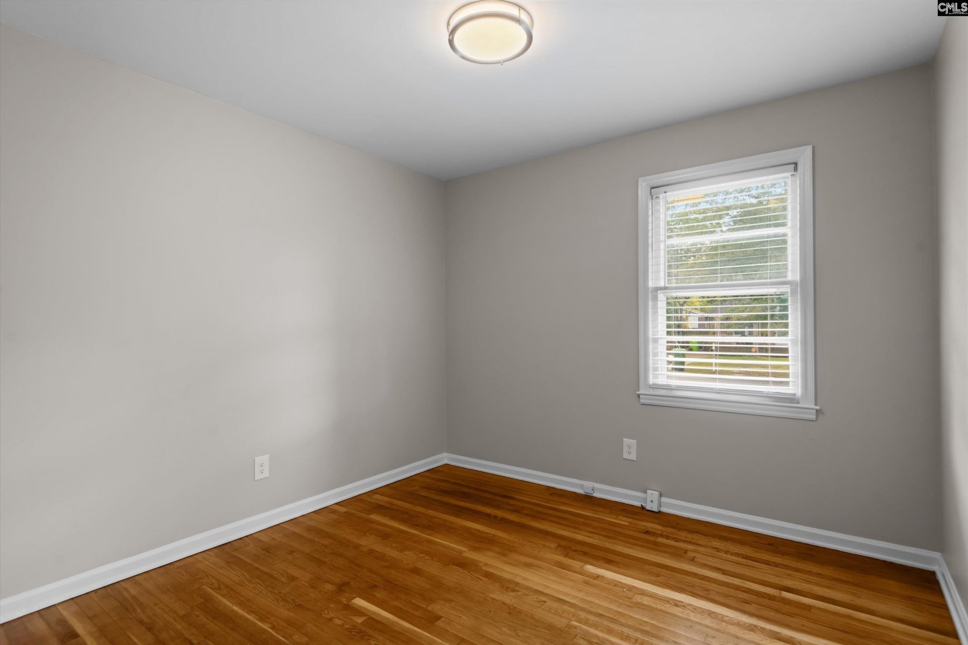 308 Westbridge Road  Photo 22