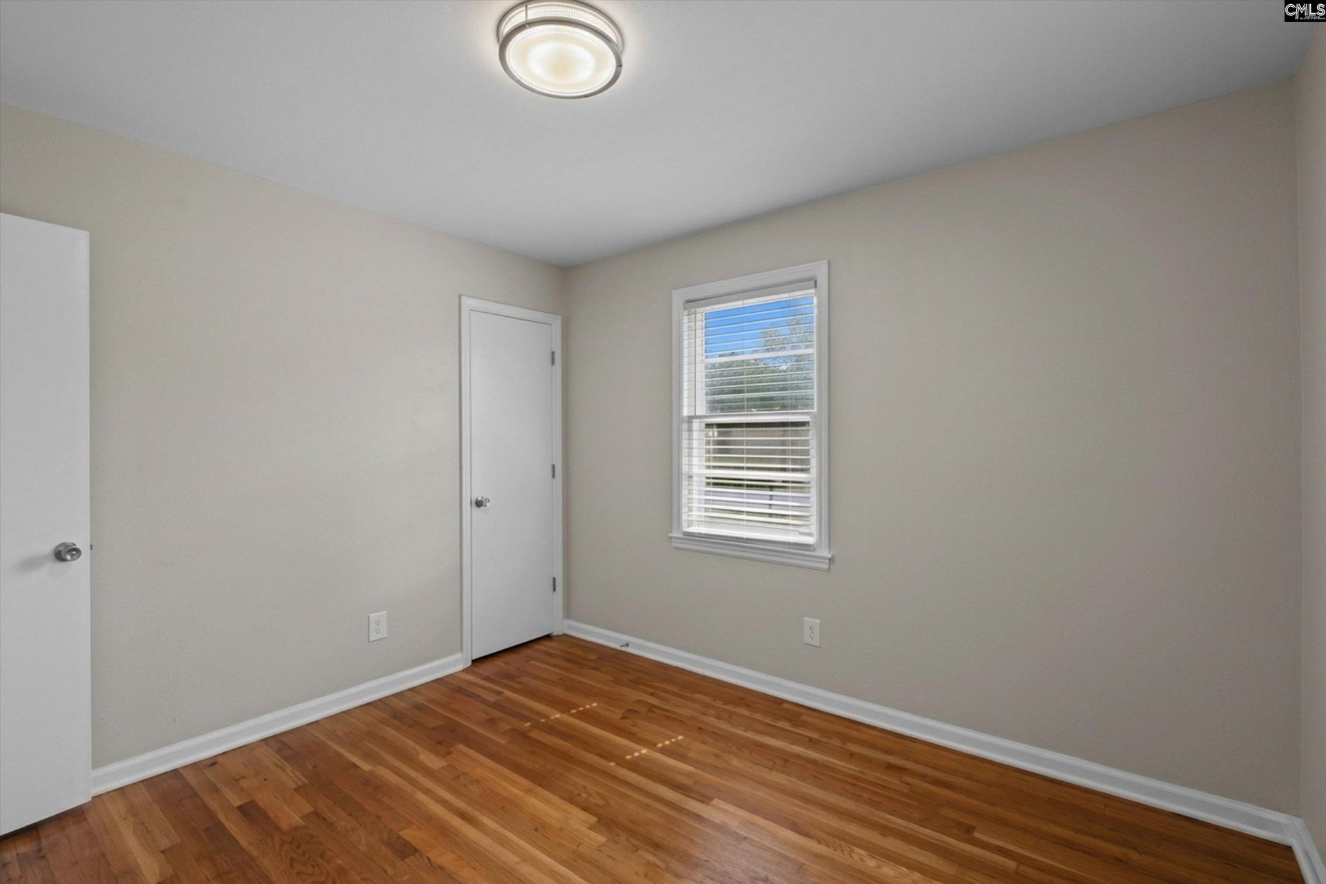 308 Westbridge Road  Photo 23