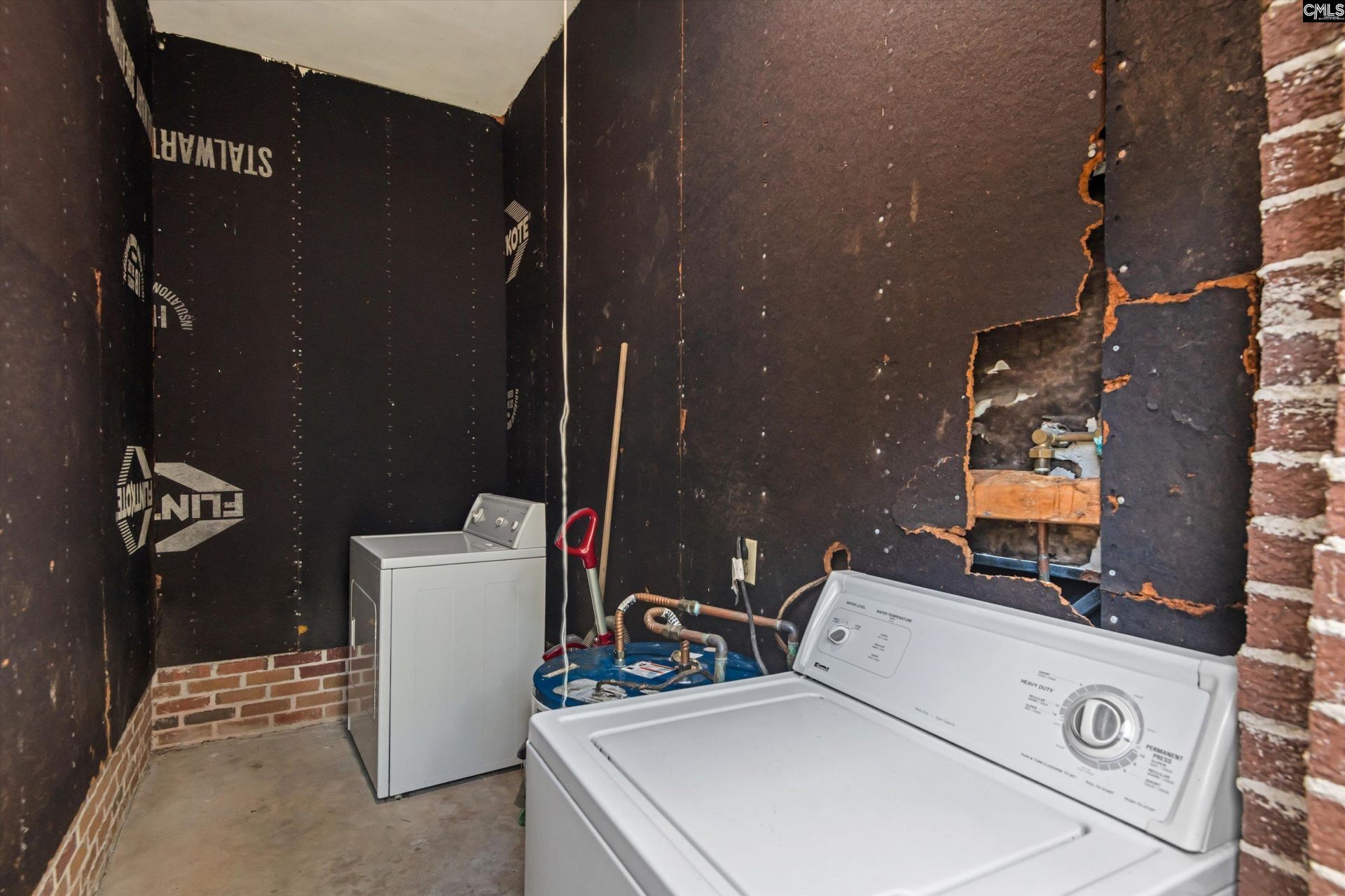 308 Westbridge Road  Photo 24