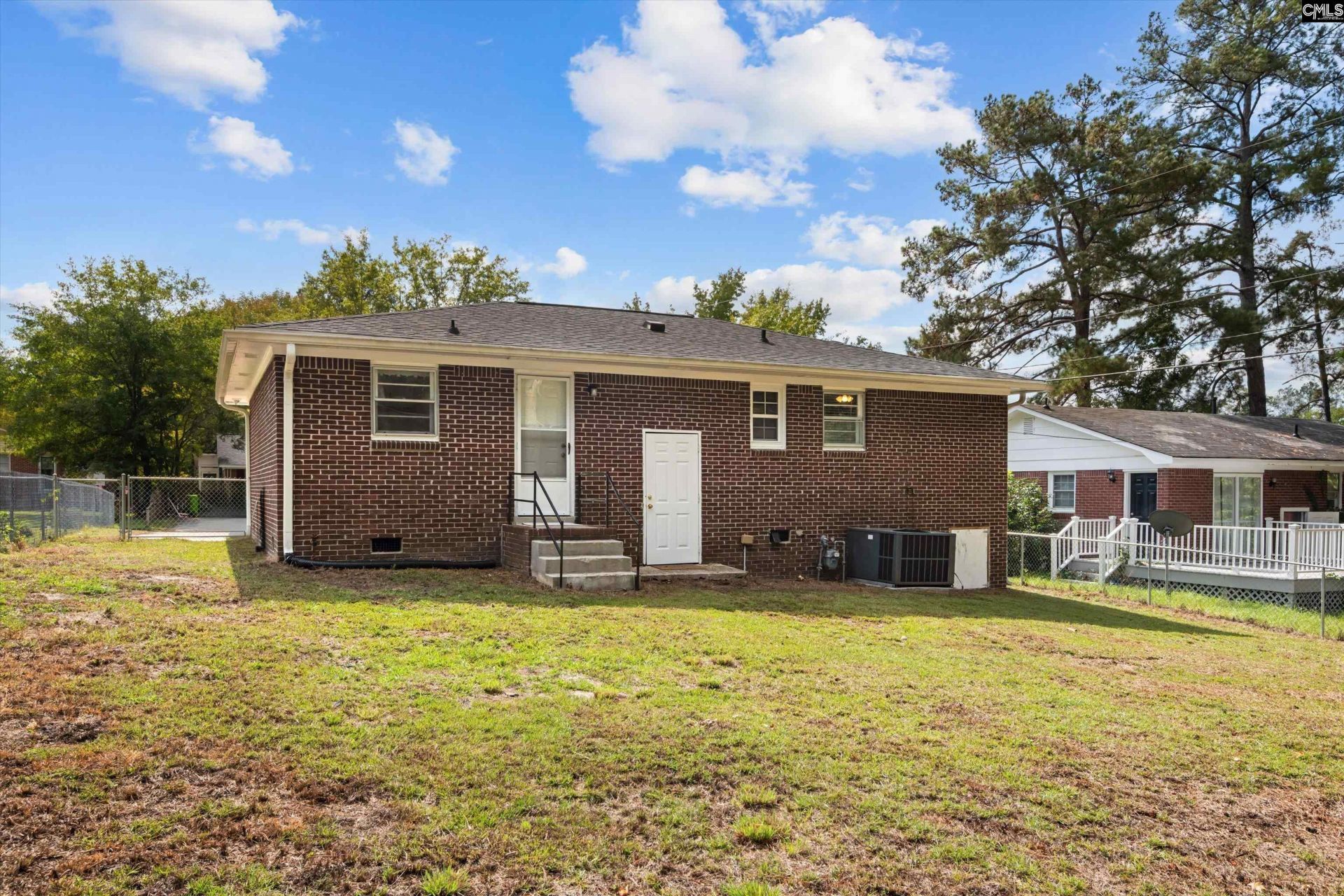 308 Westbridge Road  Photo 25