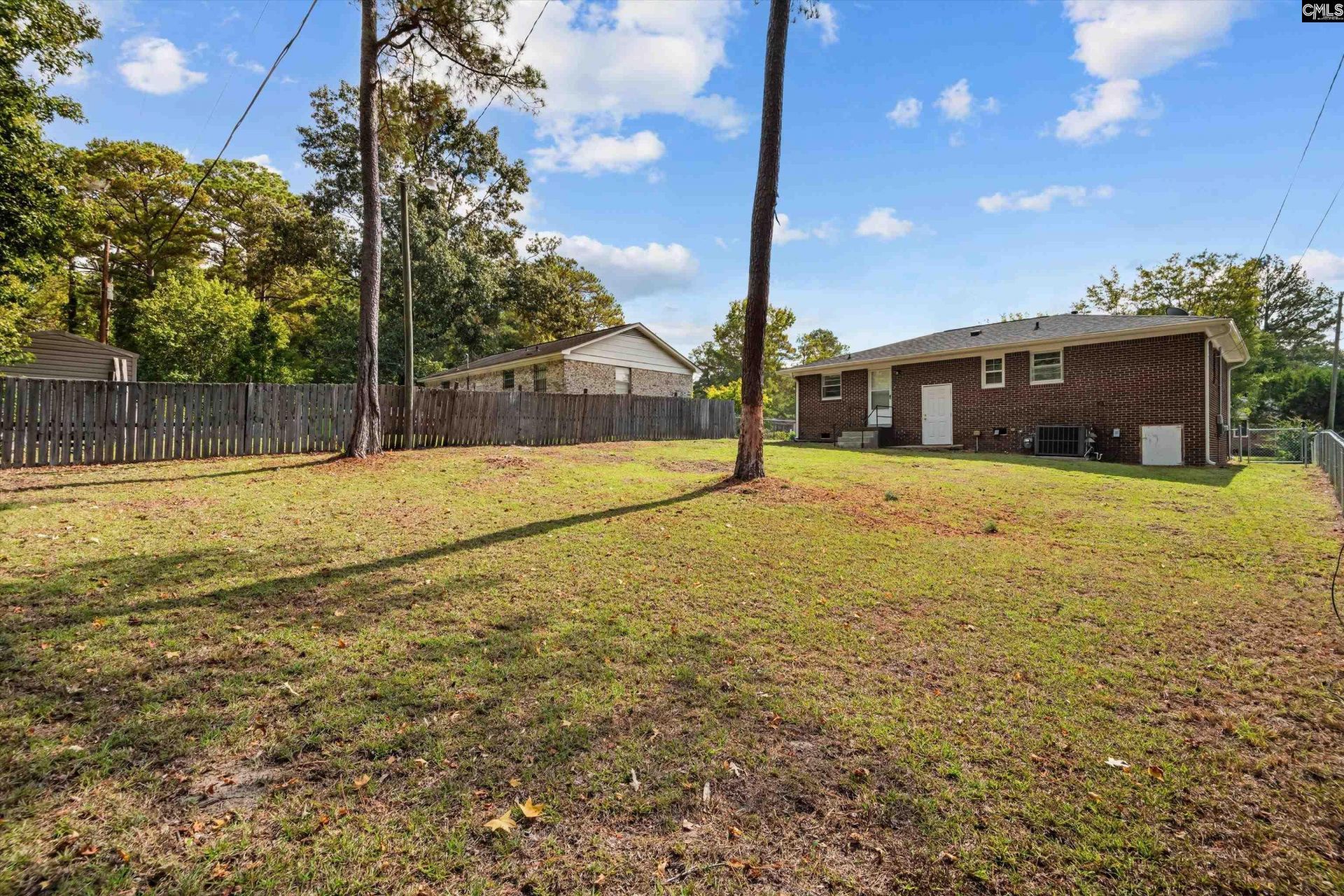 308 Westbridge Road  Photo 26