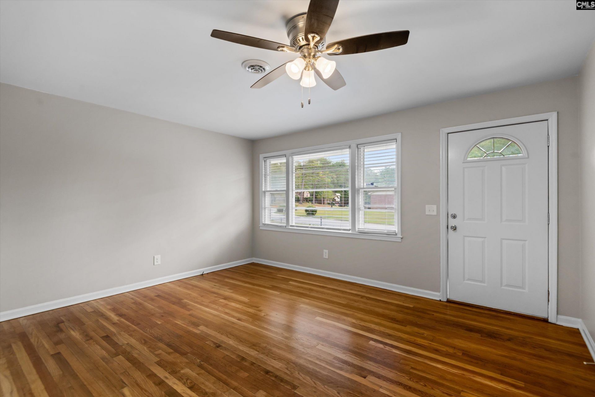 308 Westbridge Road  Photo 6