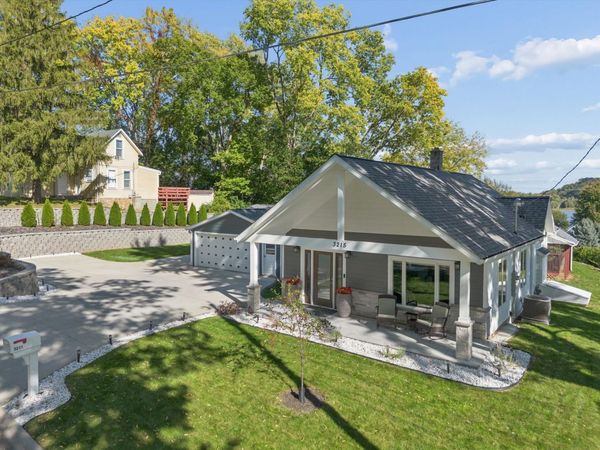 3215 Garfield Street , Clinton, IA 52732