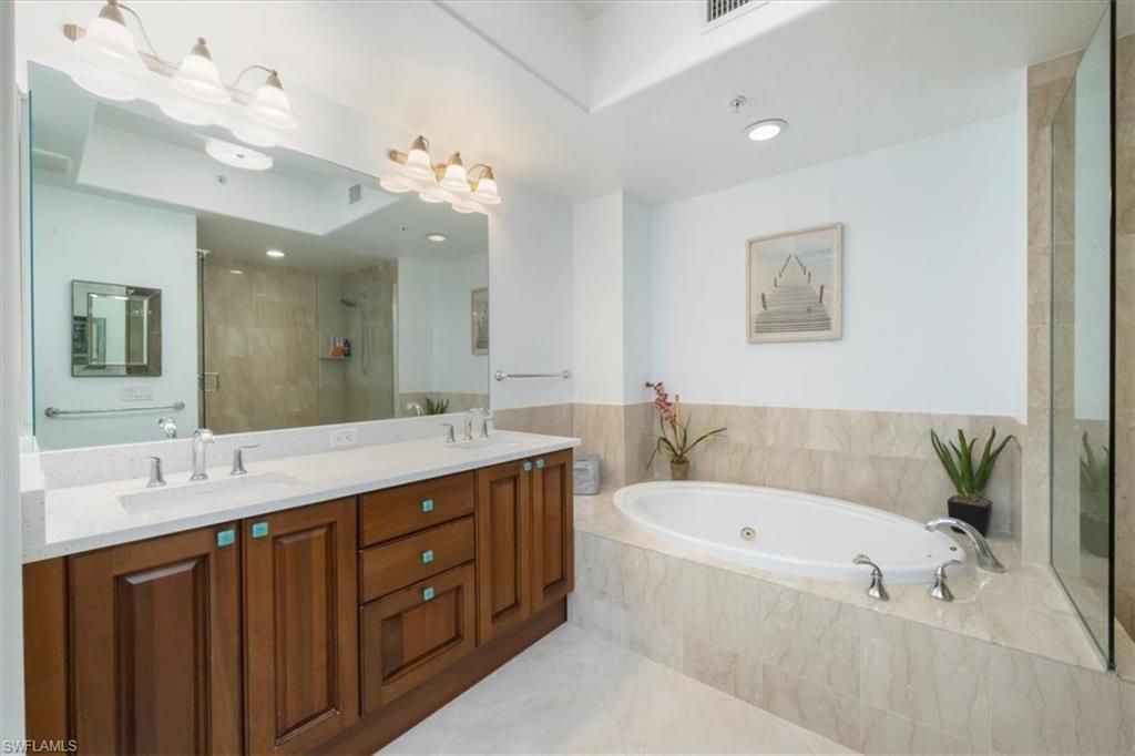 965 Sandpiper St , Unit J107, Naples, FL 34102 Photo