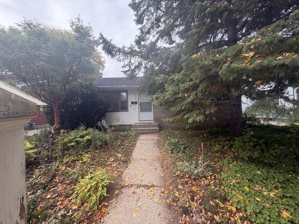 8023 W Scranton PLACE, Milwaukee, WI 53218