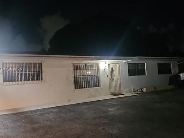 4621 SW 104th Ct , Miami, FL 33165