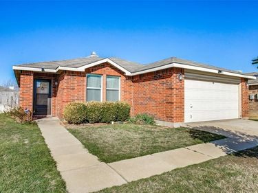 5145 Weather Rock Lane, Fort Worth, TX 76179